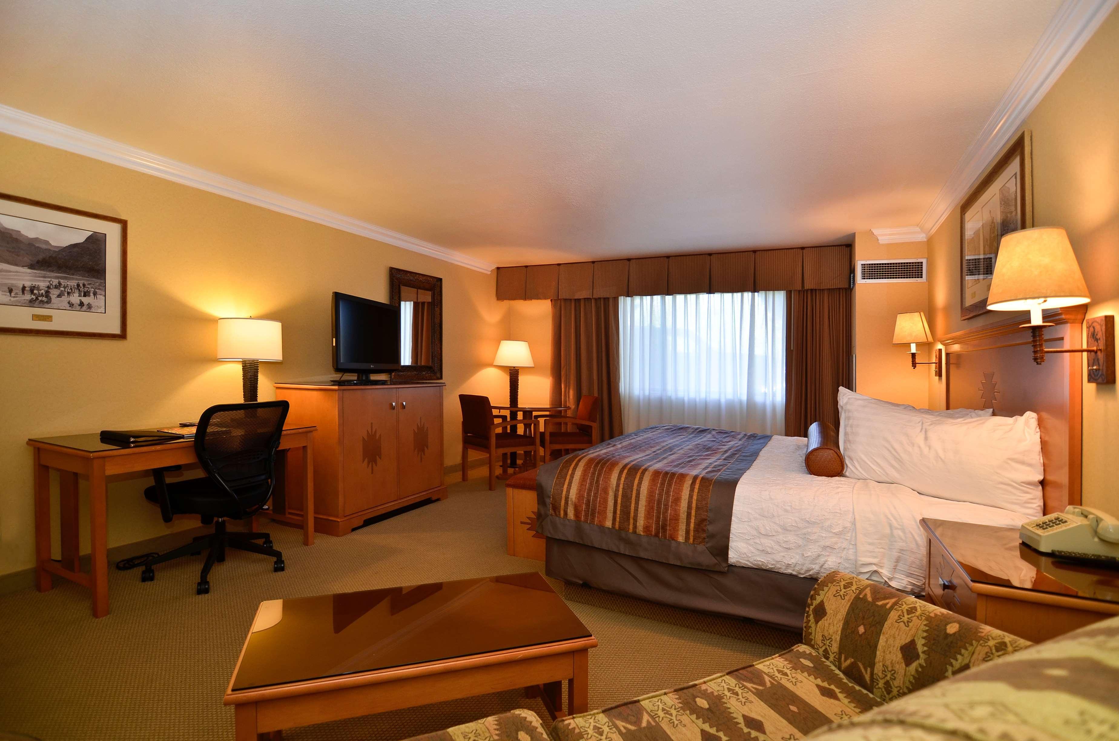 贝斯特韦斯特峡谷大地主普瑞米尔大酒店 图萨扬 客房 照片